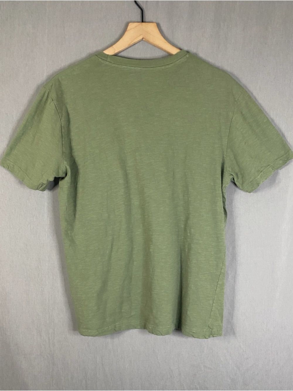 Men’s Chaps Short Sleeve Graphic Crewneck Tee in Green & Orange Size Medium - Picture 6 of 6